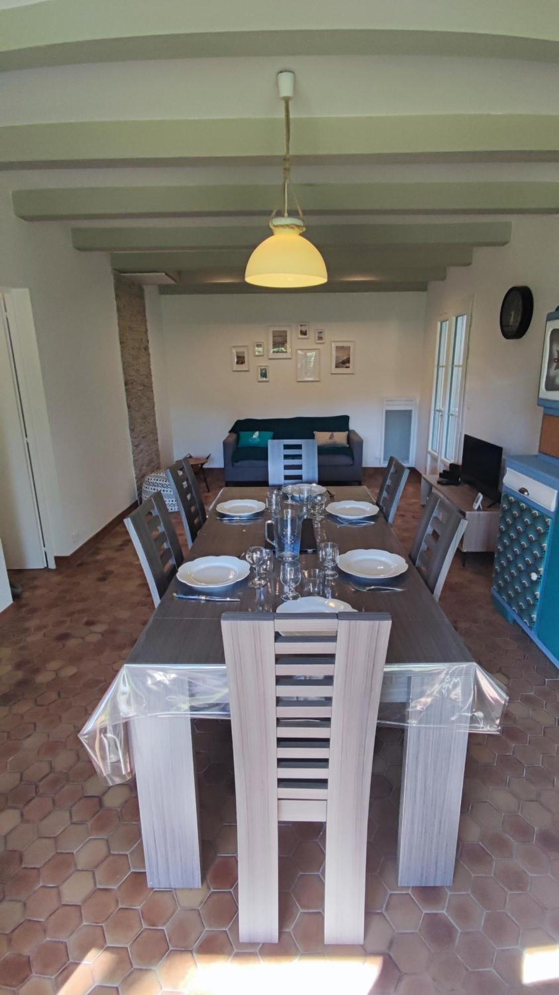 Holiday home Maison A 8 Min A Pied De La Avec Jardin Clos Et Ombrage *