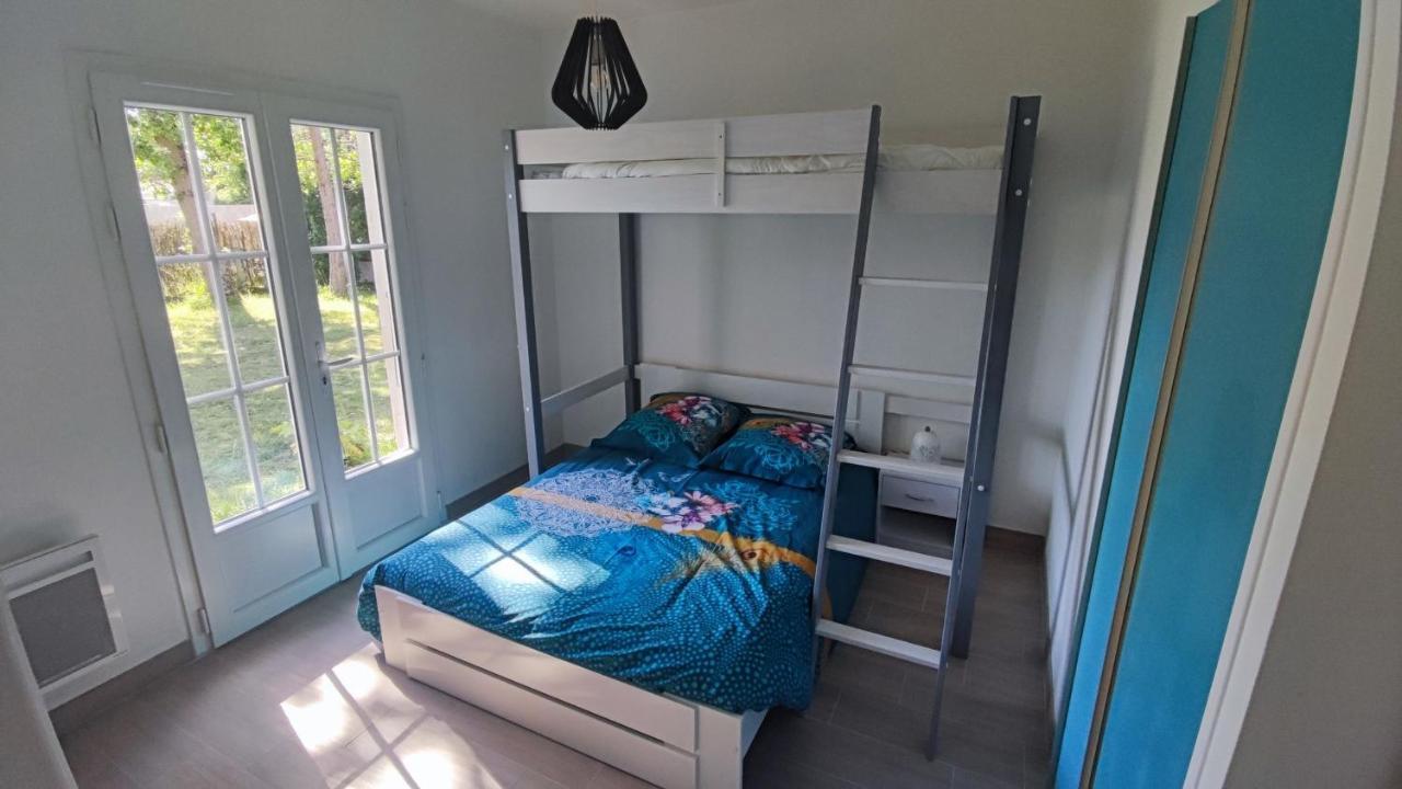 Holiday home Maison A 8 Min A Pied De La Avec Jardin Clos Et Ombrage