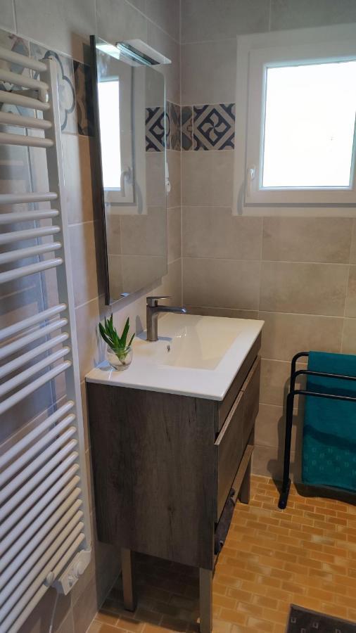 Holiday home Maison A 8 Min A Pied De La Avec Jardin Clos Et Ombrage Saint-Georges-d'Oleron