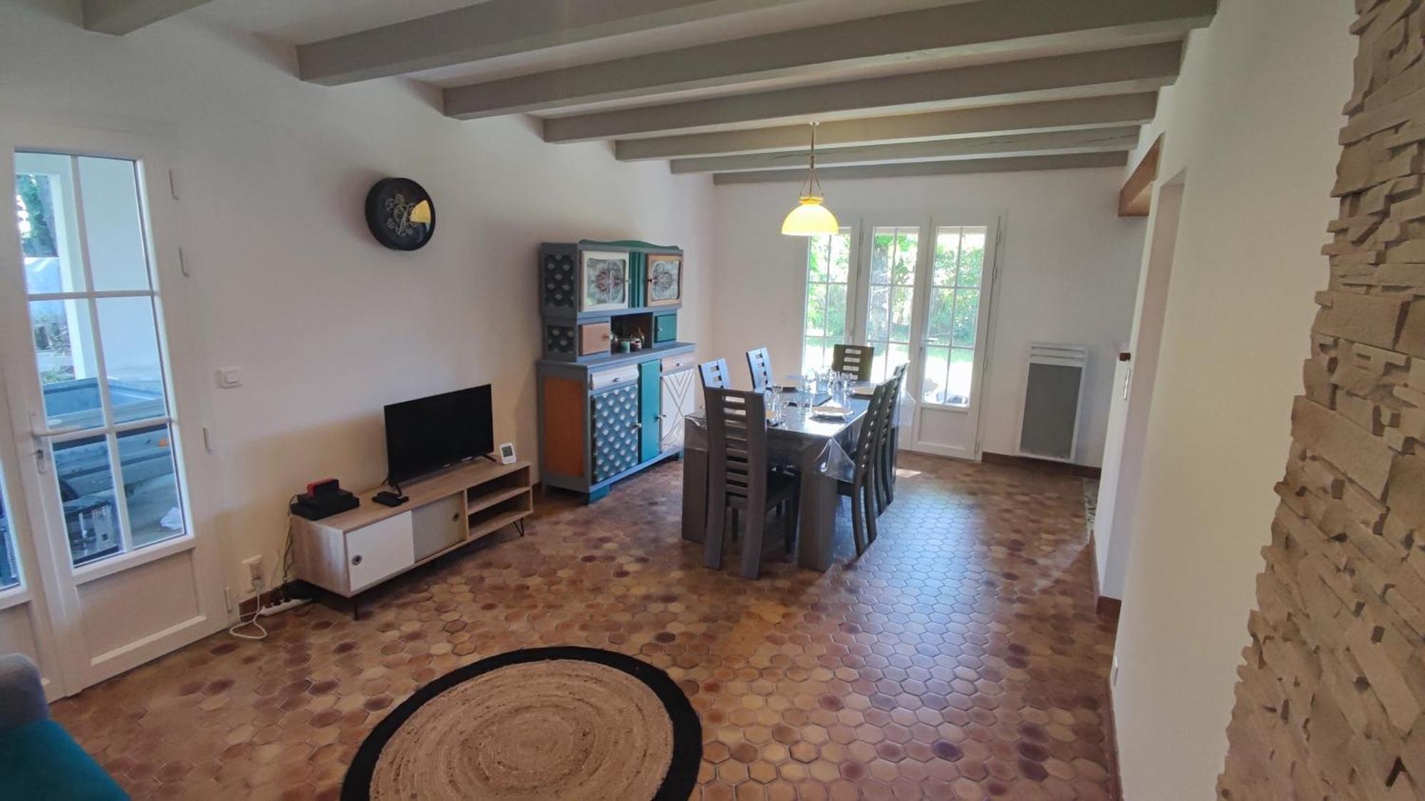 Maison A 8 Min A Pied De La Avec Jardin Clos Et Ombrage *